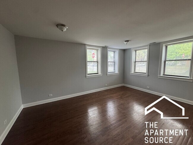 Foto del edificio - 1856 N Sawyer Ave