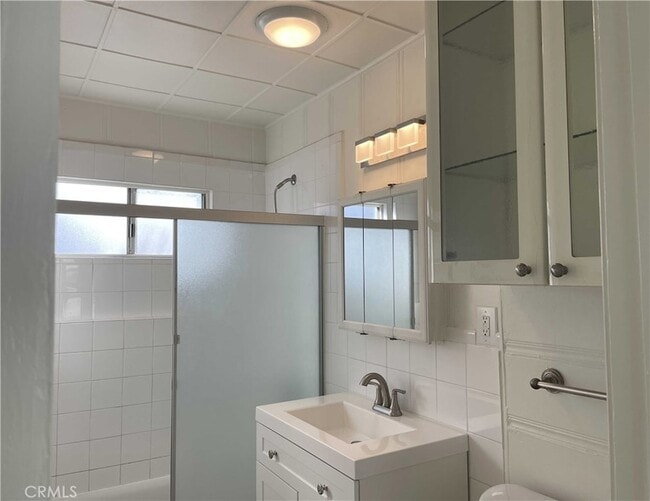 Building Photo - 224 Bayview Dr