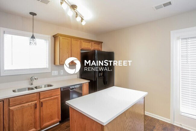 Foto del edificio - 3 Bedroom Pet-Friendly Home in Charlotte, NC with Main Street Renewal