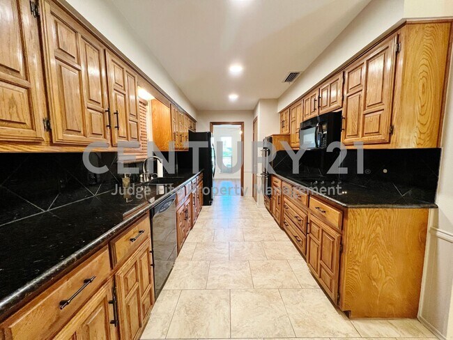Building Photo - Updated 4/2.5/2 in Plano For Rent!