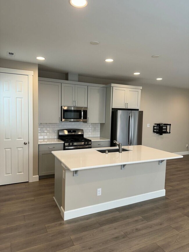 Foto del edificio - 3 Bedroom Townhome in Tehaleh- Bonney Lake