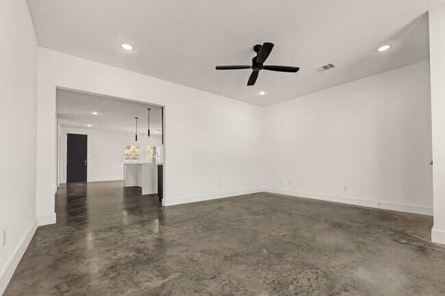 Foto del edificio - 3003 Alpha Wolf Ct