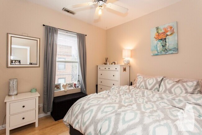 Foto del edificio - 567 W Arlington Pl