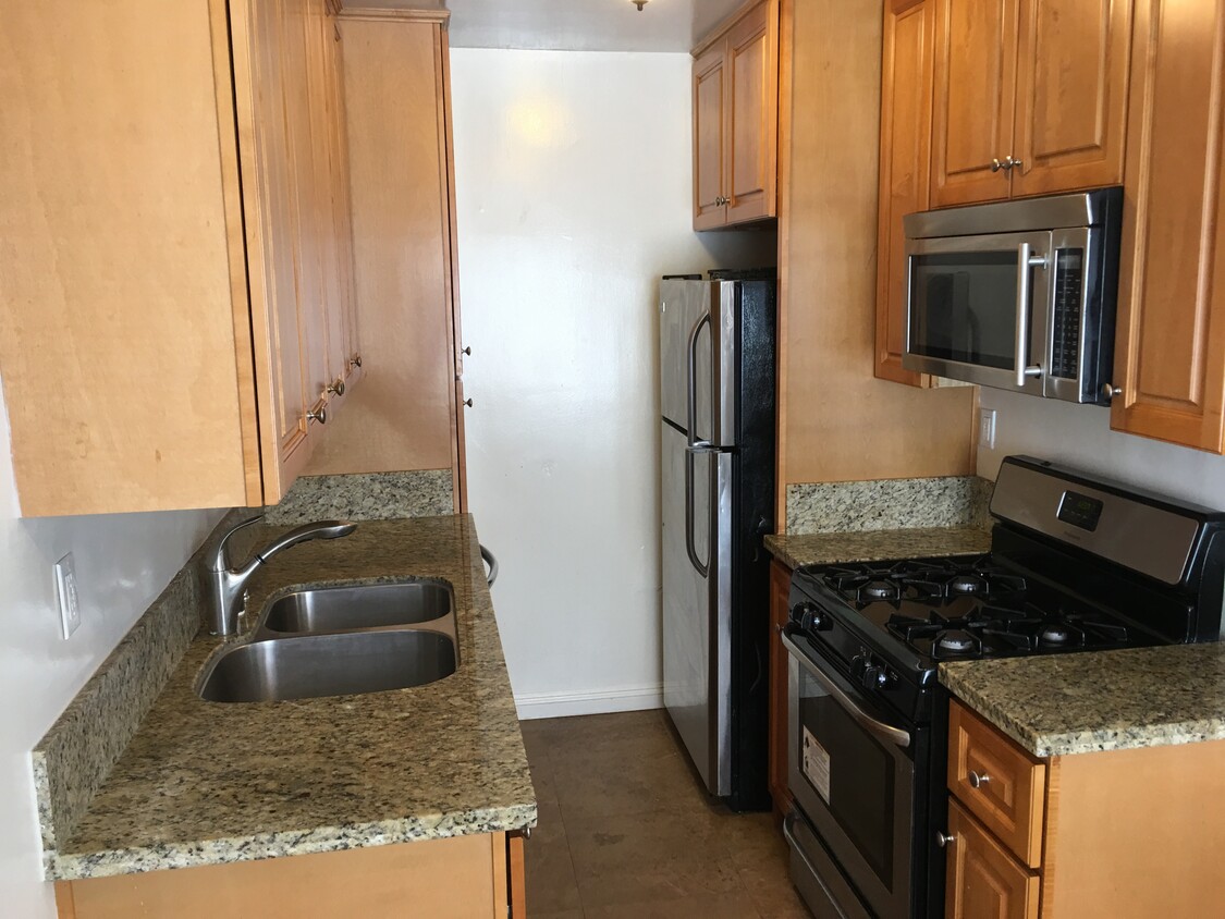 Foto principal - 2128 Penmar Ave