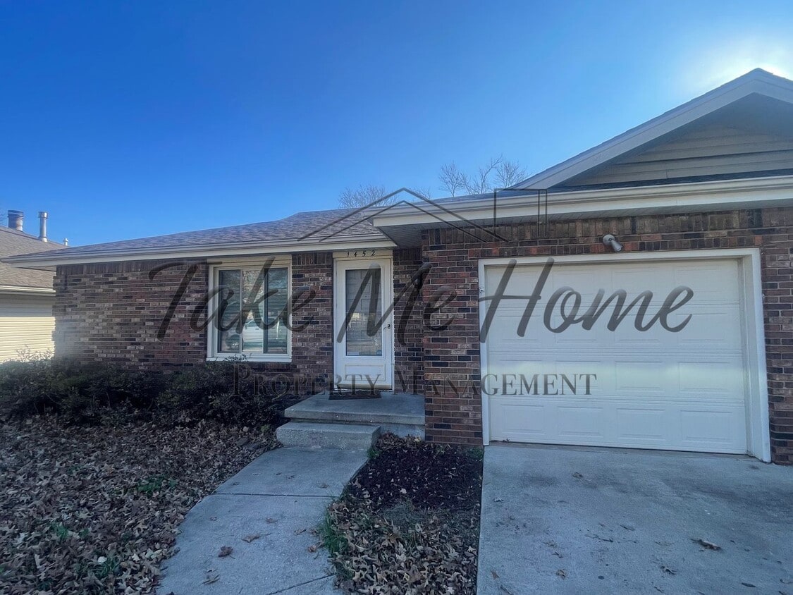 Foto principal - Charming 2-Bed, 2-Bath Duplex in South Springfield – Prime Location!