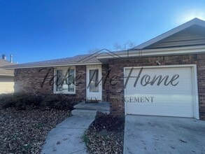 Building Photo - 1452 E Camino Alto St