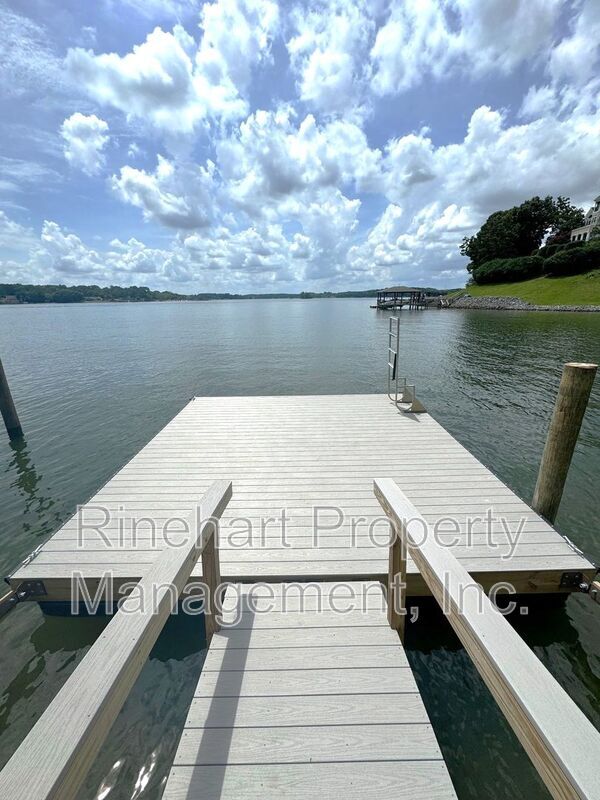 Foto del edificio - 4023 Windward Dr