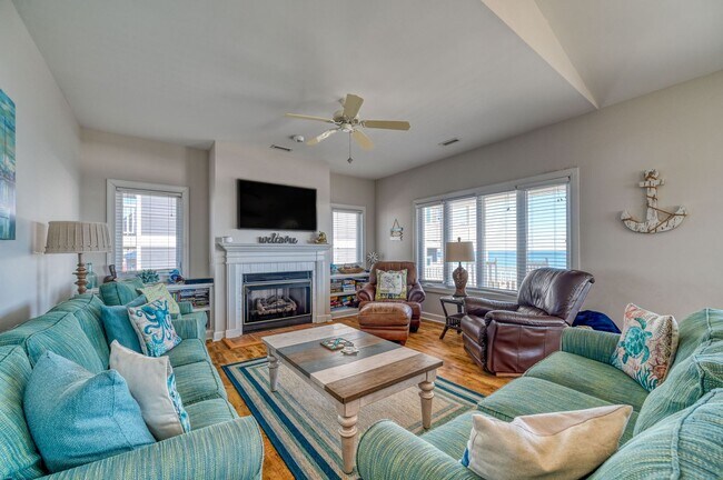 Foto del edificio - OFF-SEASON FURNISHED MONTHLY RENTAL