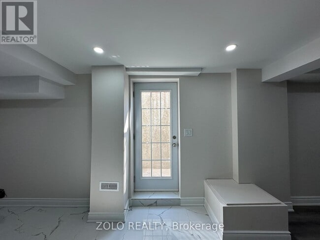 Building Photo - 24 Wildhorse Ln