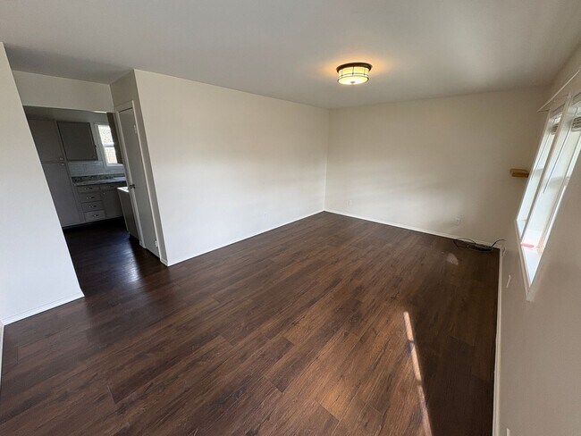 Foto del edificio - Spacious 4 Bedroom Home *Pet Friendly*