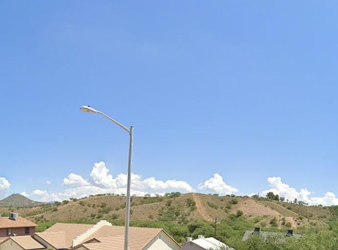 Primary Photo - 2536 N Corinthian Garden Dr