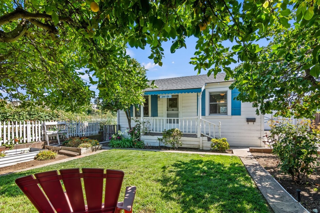 Diamond on the Bay - Diamond on the Bay