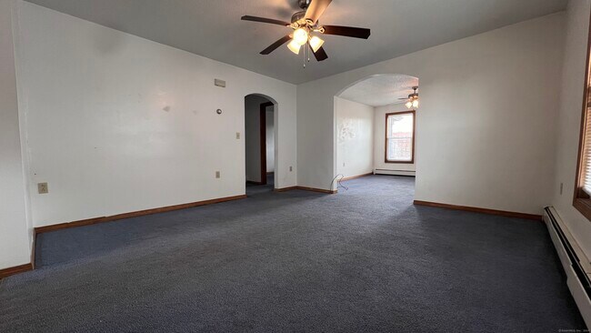 Building Photo - 80 Williams St