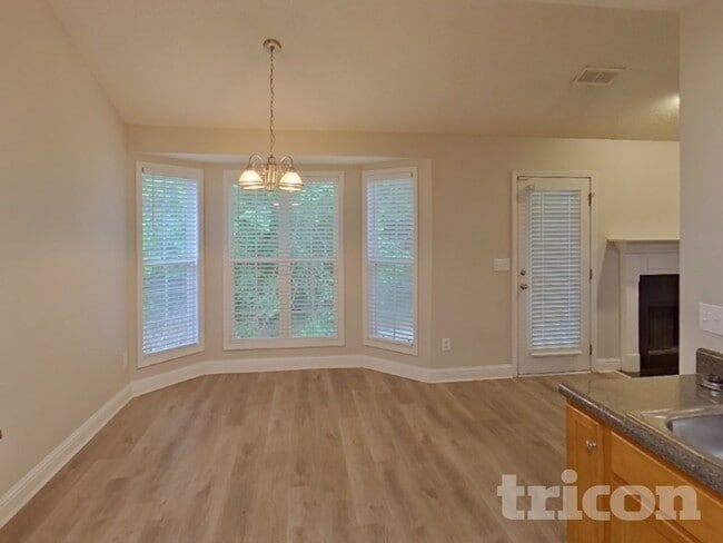 Building Photo - 349 Morning Star Dr