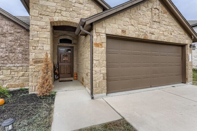 Foto del edificio - Charming 4BR/2BA One-Level Home with Moder...
