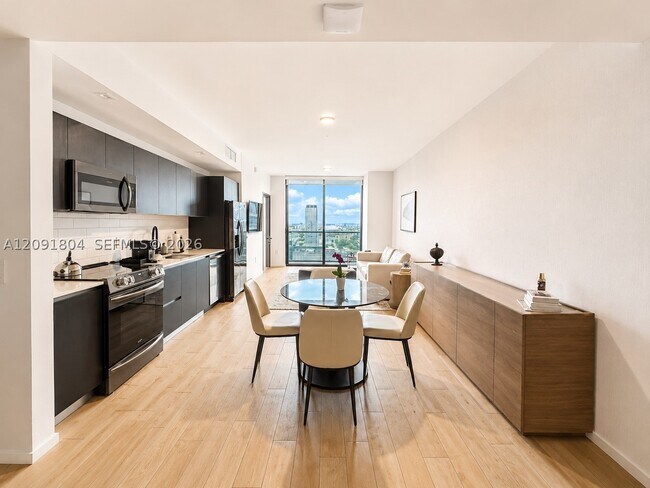 Foto del edificio - 398 NE 5th St