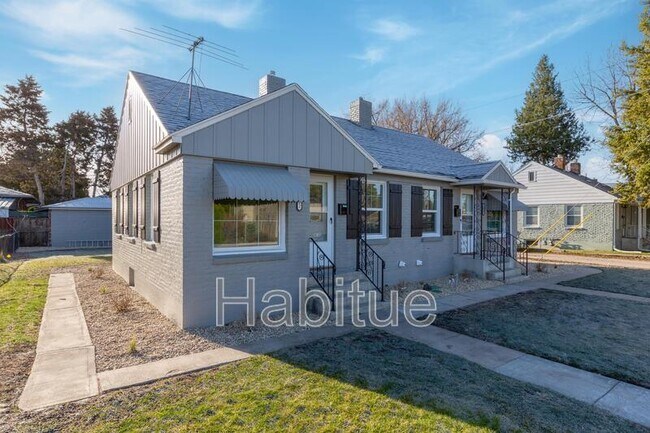 Building Photo - 1000 N 27th St