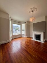 Building Photo - 609 Diamond St