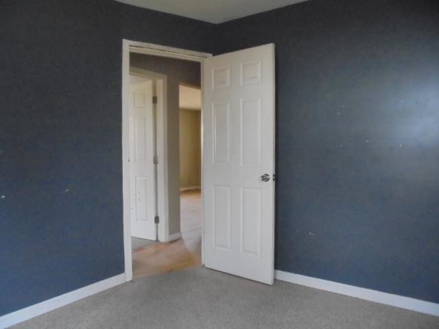 Building Photo - 3 bedroom in Bristol Connecticut 06010