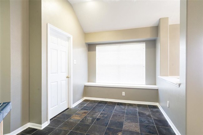 Foto del edificio - 3122 Stratford Pointe Dr