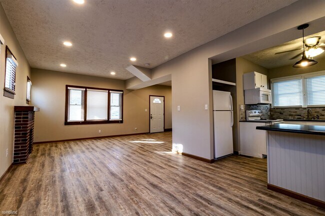 Building Photo - 3 br, 1 bath House - 316 Ferguson Court