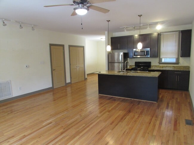 Foto del edificio - 2628 W Grace St