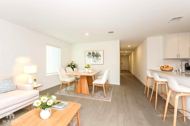 Building Photo - 2757 Ctr Crk Ln