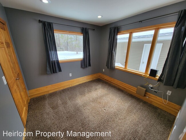 Building Photo - 4 br, 2 bath House - 918 Minneapolis Ave