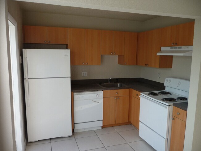 Building Photo - 4812 NW 9th Dr