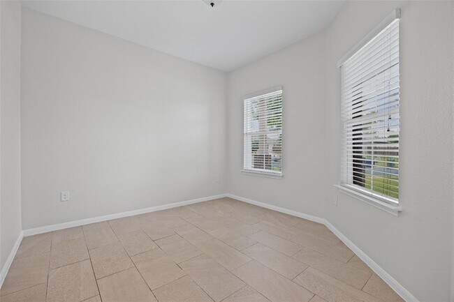 Building Photo - 518 Luna Vista Dr