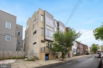 Building Photo - 2002 Titan St