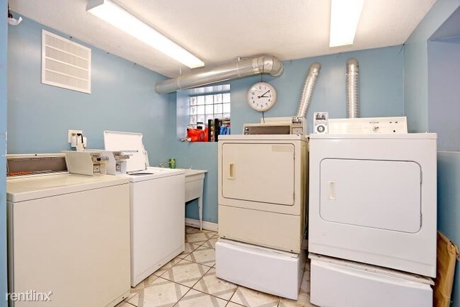 Foto del edificio - 2823 W Shakespeare Ave