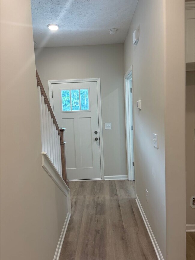 Building Photo - MOVE IN SPECIAL! - BRAND NEW 4 Bedroom Townhome in Shelbyville!