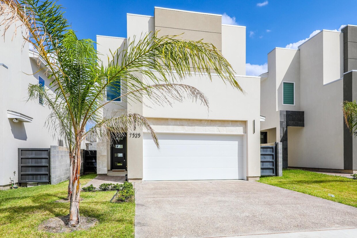 Foto principal - 7525 Cresta Bella St