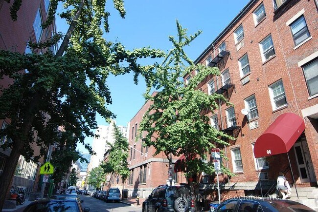 Foto del edificio - 94-96 Tyler St. Unit PH
