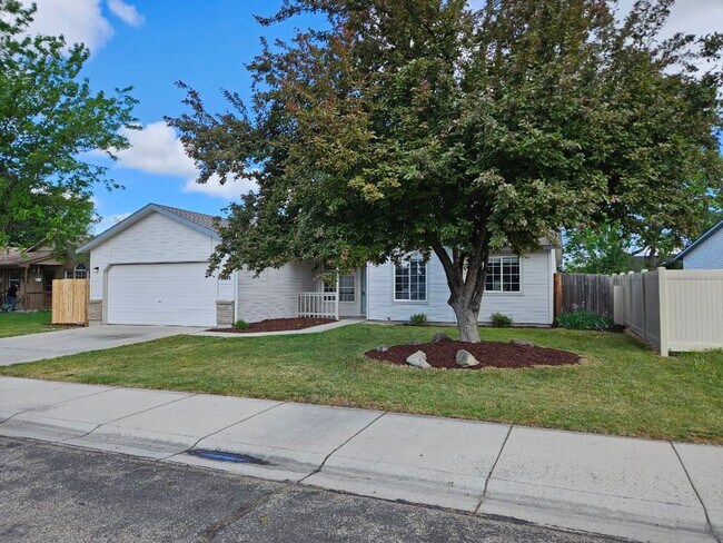 Building Photo - Cute Meridian Home!