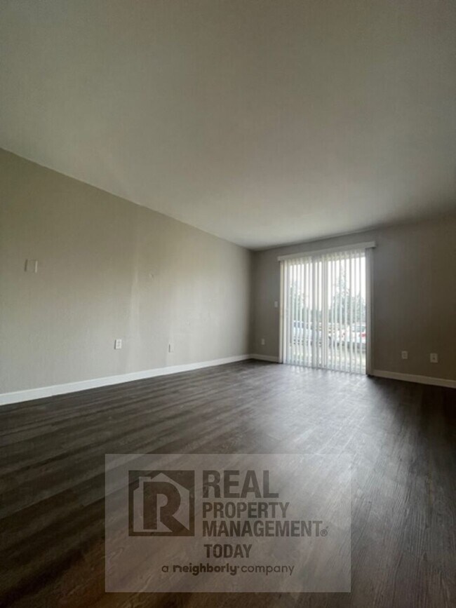 Foto del edificio - Move-In Special $500 Off Second Month's Rent!