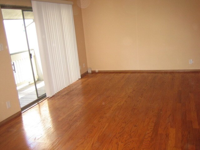 Primary Photo - 2720 Oak Rd
