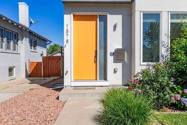 Building Photo - Beautiful Modern 3 Bedroom 4 Bathroom Home in Sloan's Lake