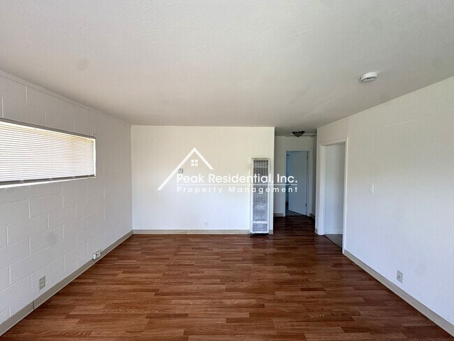 Foto del edificio - Charming 2bd/1ba Duplex near 47th Ave & Hwy 99