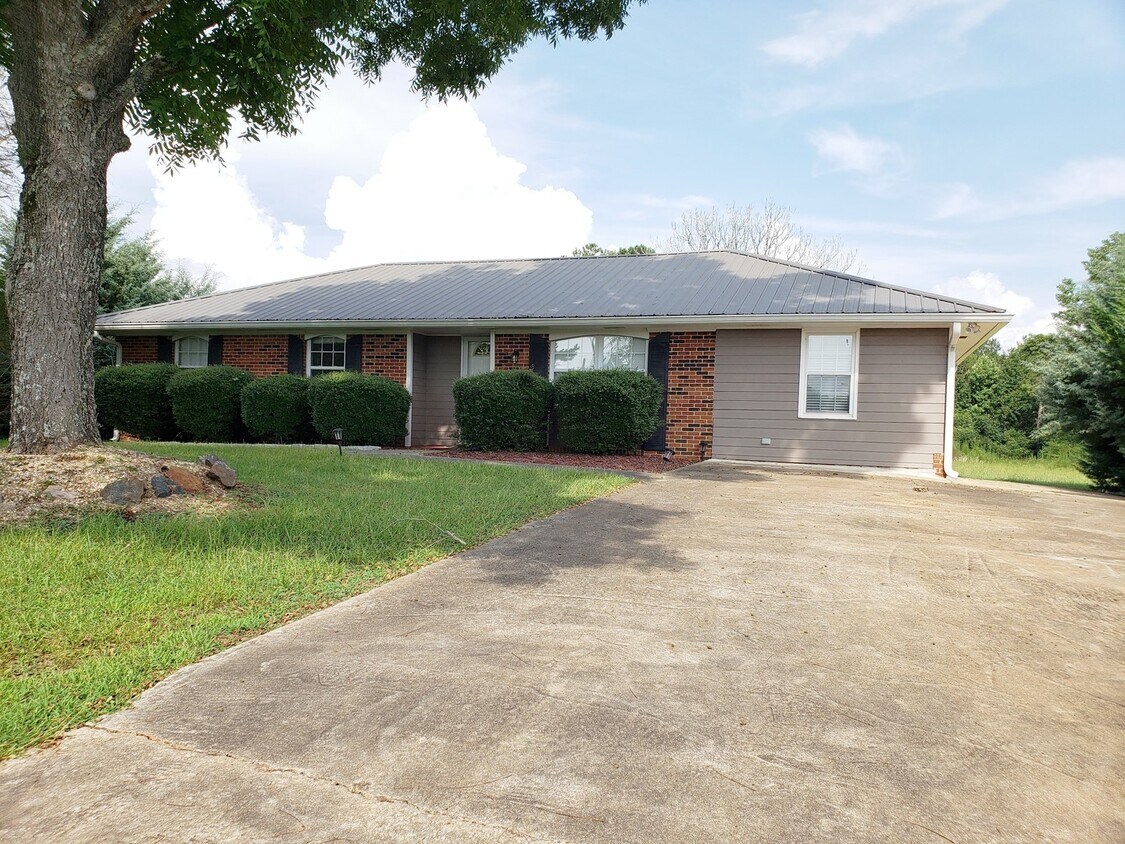Primary Photo - 2156 Co Rd 288