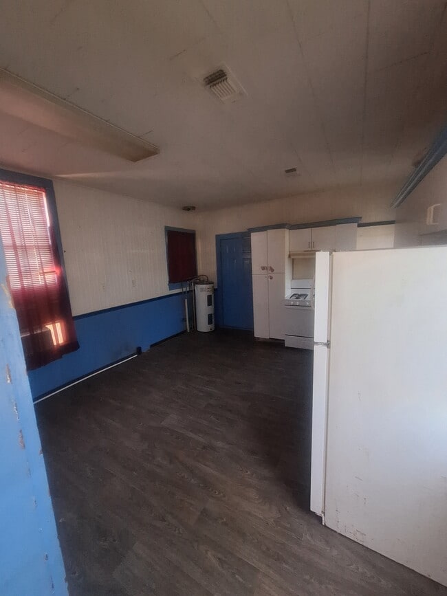 Building Photo - 922 Grand Ave