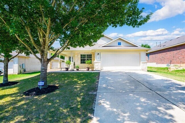 Building Photo - 117 Pedernales Dr
