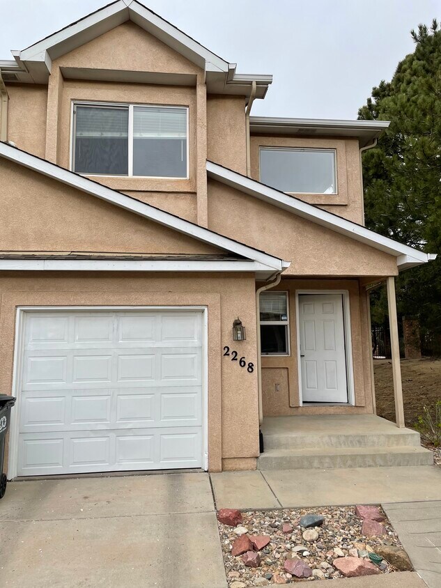 2268 Golden Gate Grv, Colorado Springs, CO 80918 Townhome Rentals in Colorado Springs CO