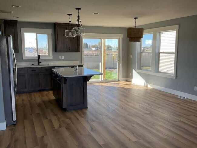 Building Photo - 4746 Providence Point Dr