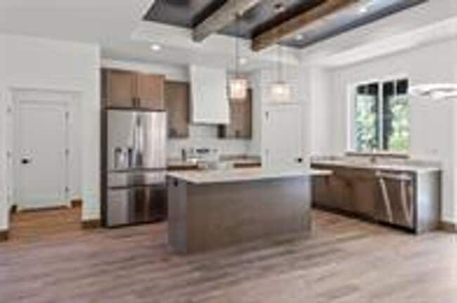Building Photo - 4bed/2bath house on Village Greens Golf Co...
