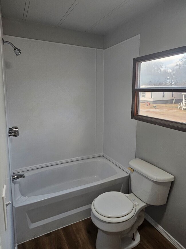 Foto del edificio - 3 bed 2 bath mobile home Secrion 8 accepted