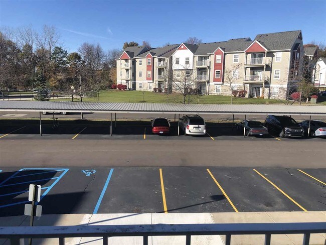 Building Photo - 15900 Silver Pkwy
