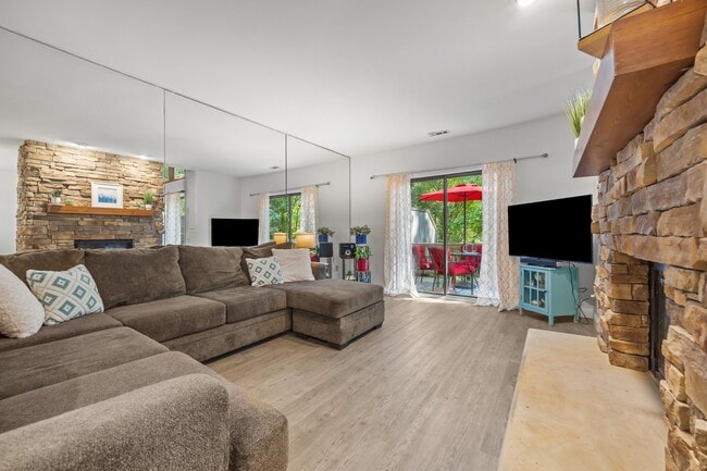 Foto del edificio - 4321 Sunscape Ln