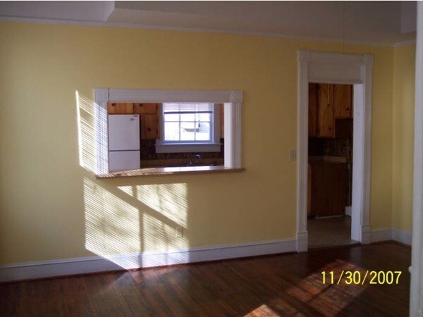 Building Photo - 322 Sumter St